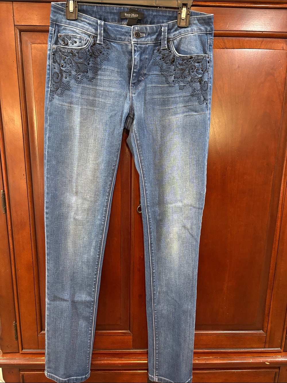 White House Black Market Blue Skinny Jeans with Black Embroidered Pocket Detail